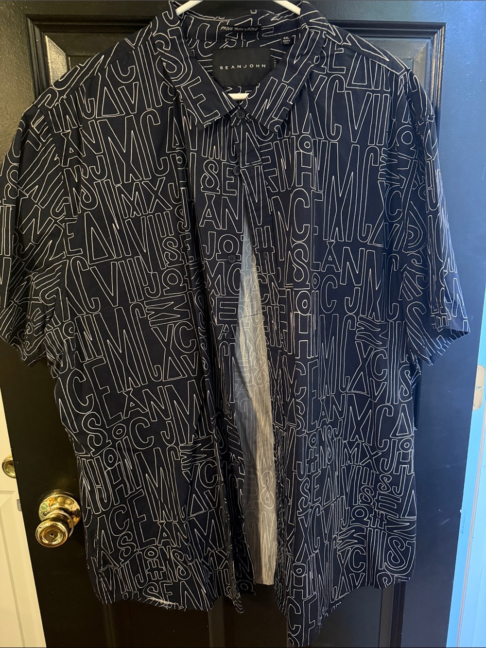 Sean John Black Short-Sleeve Button-Up Shirt with White Outline Logo Print
